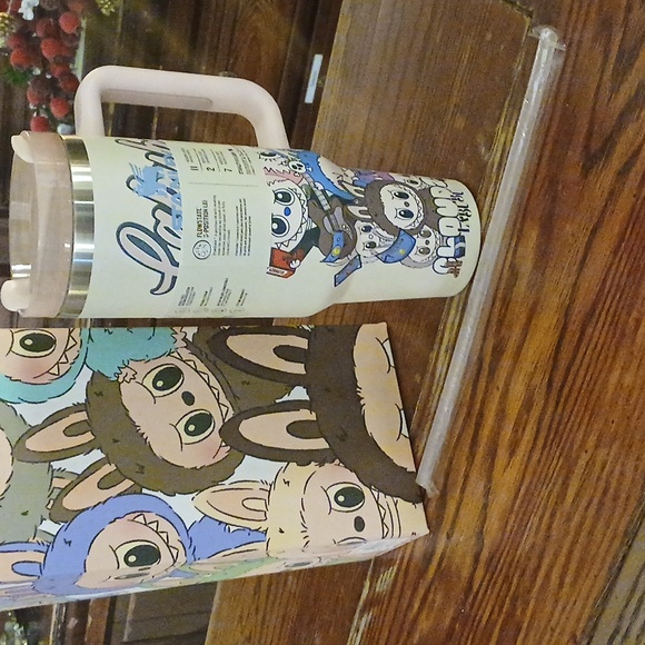 Stanley Tumbler with Labubu Monster - Picture 5 of 9